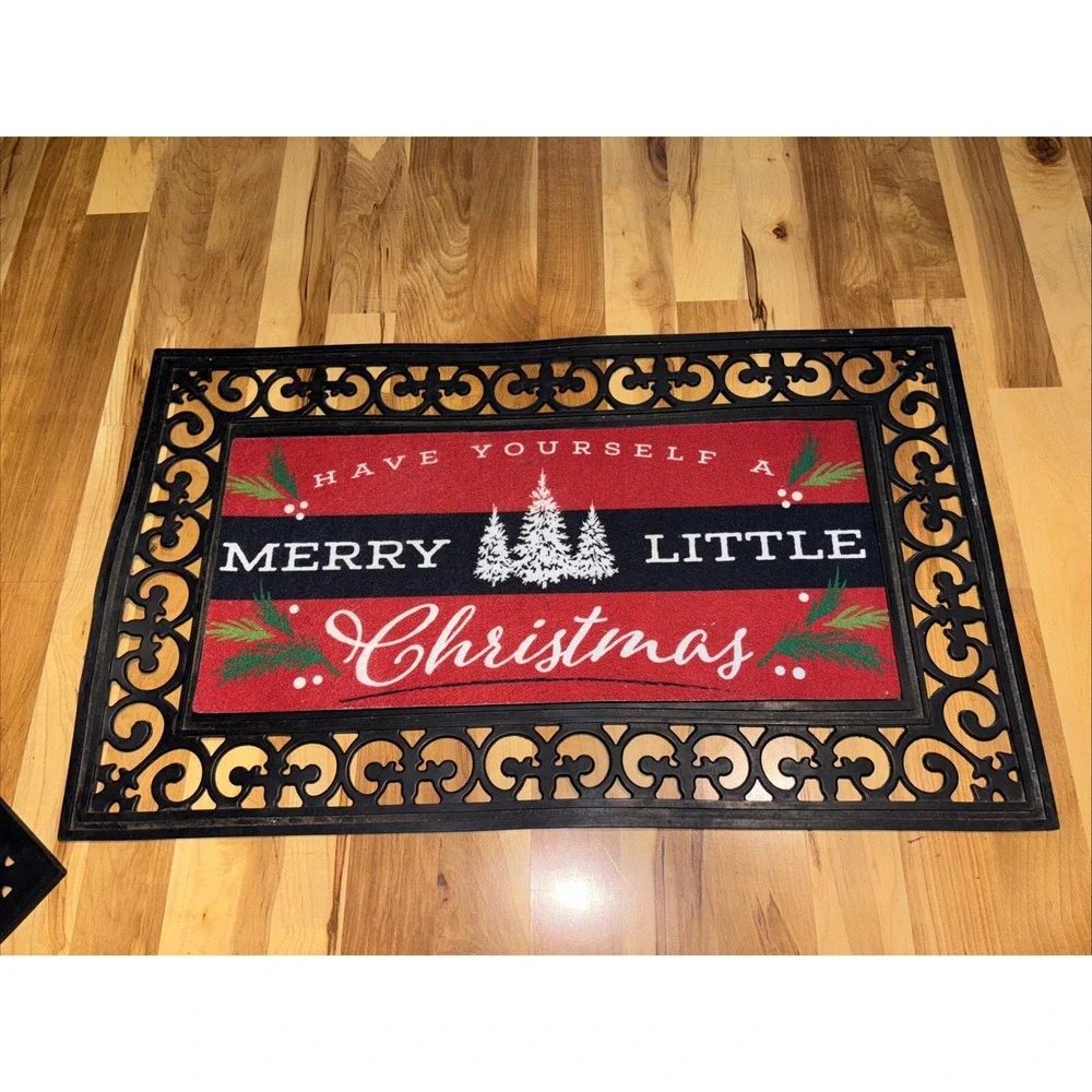 Evergreen Sassafras Changeable Mat and Christmas Labrador Retrievers Insert.